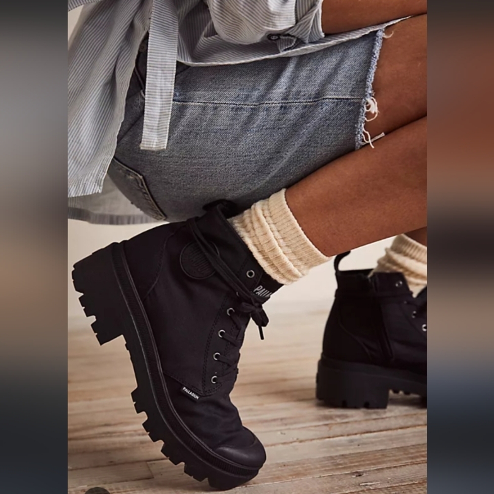 NWT Palladium Women's Black Combat Boots
